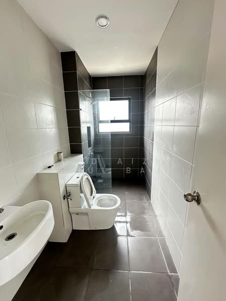 Semi-Detached House for Sale in Shah Alam (Selangor) - Mohd Aizat Saiful Bahri - Bathroom - PropertyGuru.com.my