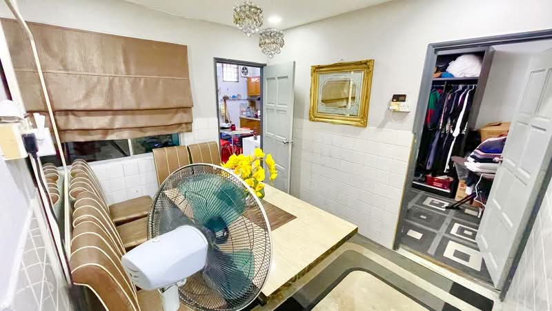Rumah Teres 2 Tingkat untuk Dijual di Seksyen 17 (Petaling Jaya) - Alex Tong - Dining Room - PropertyGuru.com.my