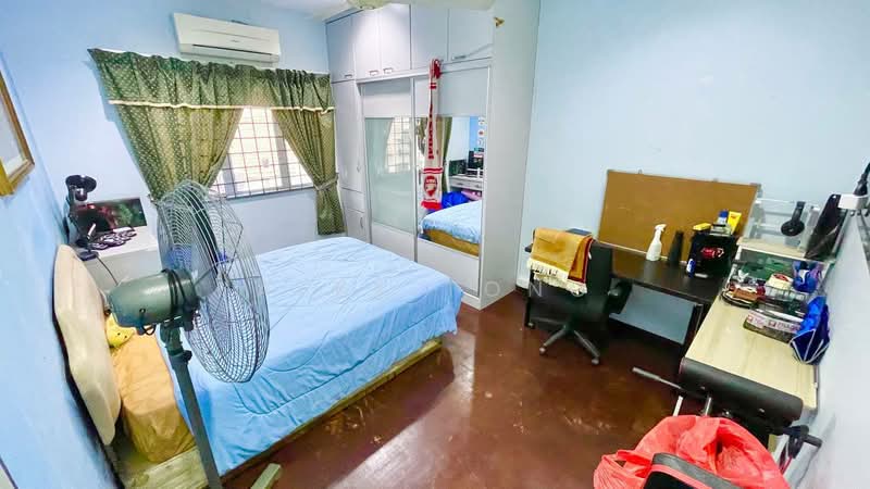 Rumah Teres 2 Tingkat untuk Dijual di Seksyen 17 (Petaling Jaya) - Alex Tong - Bedroom - PropertyGuru.com.my