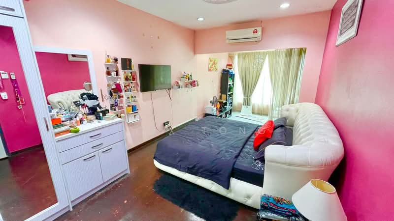 Rumah Teres 2 Tingkat untuk Dijual di Seksyen 17 (Petaling Jaya) - Alex Tong - Bedroom - PropertyGuru.com.my