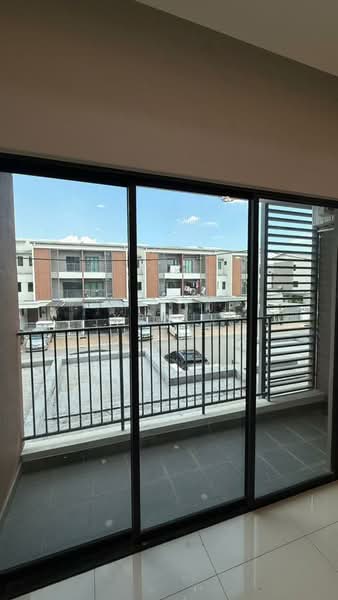 Townhouse for Rent in Taman Putra Perdana (Puchong) - Kew . - Balcony - PropertyGuru.com.my