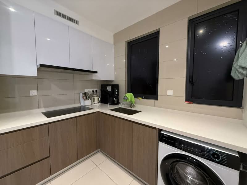 Servis Apartment untuk Disewa di V Residence 2 @ Sunway Velocity - Kew . - Kitchen - PropertyGuru.com.my