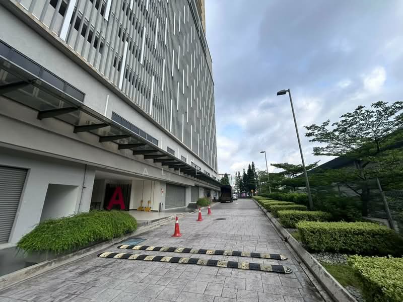 Kedai untuk Dijual di Bandar Putra Permai (Seri Kembangan) - Allen . - Exterior - PropertyGuru.com.my