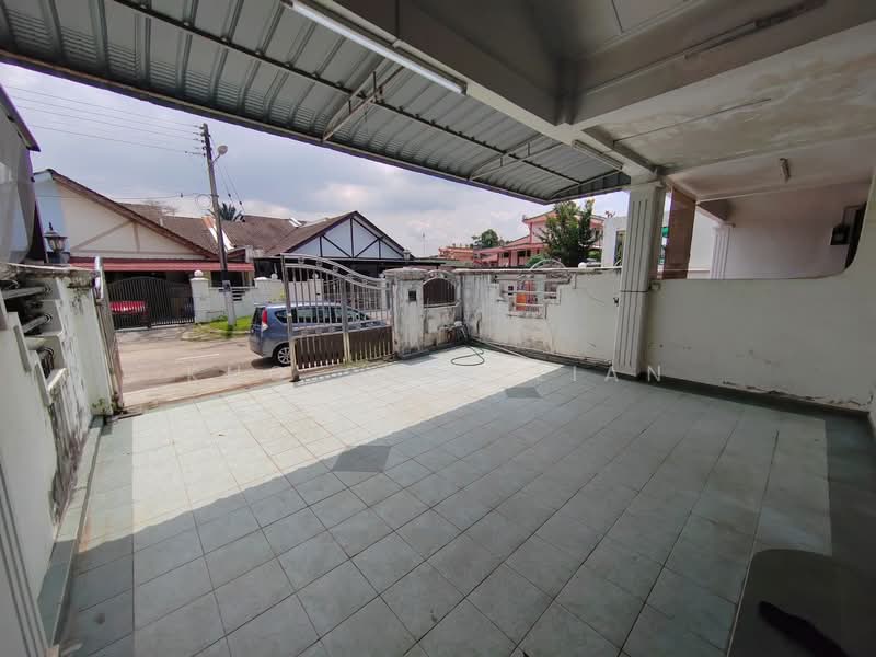 1-storey Terraced House for Sale in Taman Molek (Johor Bahru) - Kho Siew Lian - Exterior - PropertyGuru.com.my