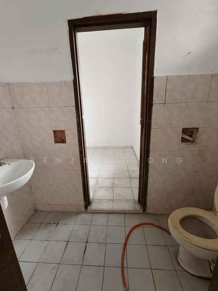 Rumah Teres 2 Tingkat untuk Dijual di Taman Tampoi Utama (Johor Bahru) - Benjamin Ong - Bathroom - PropertyGuru.com.my
