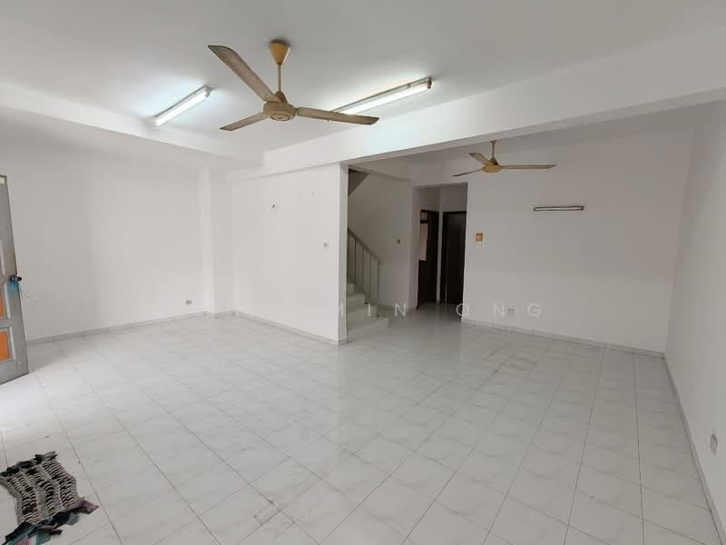 Rumah Teres 2 Tingkat untuk Dijual di Taman Tampoi Utama (Johor Bahru) - Benjamin Ong - Living Room - PropertyGuru.com.my