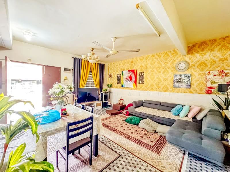 2-storey Terraced House for Sale in Bandar Tasik Kesuma (Beranang) - Mohd Khairul Amilin - Living Room - PropertyGuru.com.my