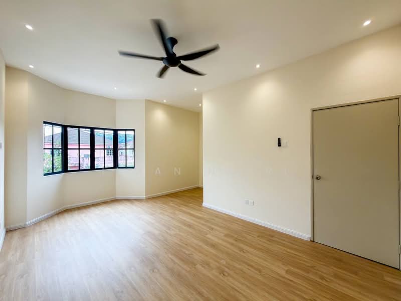 2-storey Terraced House for Sale in Taman Jasmin (Kajang) - Ilman Nahri - Living Room - PropertyGuru.com.my