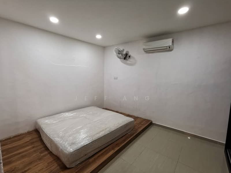 Rumah Teres 1 Tingkat untuk Dijual di Taman Sri Setia (Johor Bahru) - Jeff Ang - Bedroom - PropertyGuru.com.my