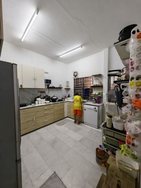 Semi-Detached House for Sale in Taman Johor Jaya (Johor Bahru) - William Tay - Kitchen - PropertyGuru.com.my