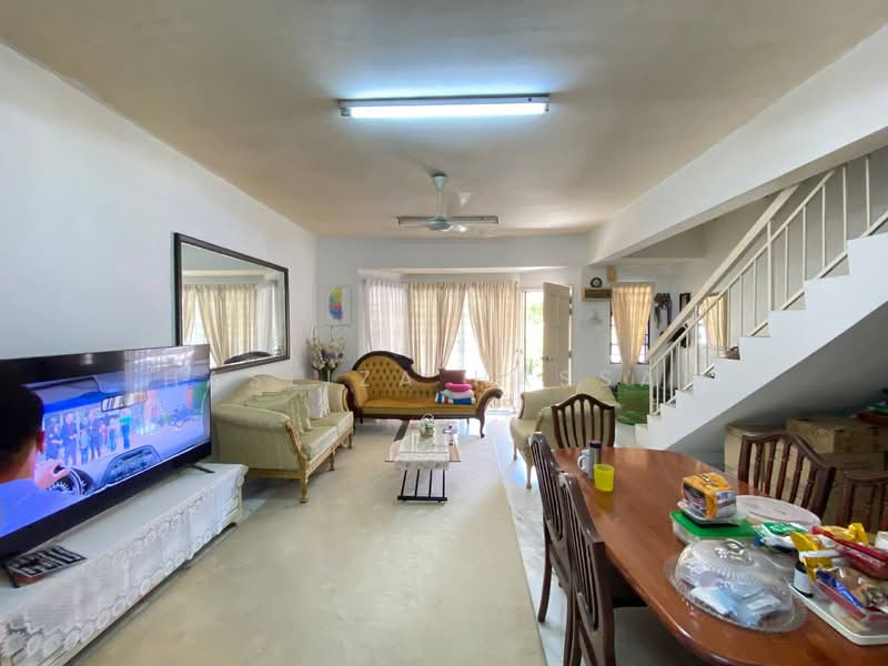 2-storey Terraced House for Sale in Kajang (Selangor) - Hasliza Hassan - Living Room - PropertyGuru.com.my
