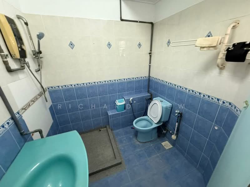 Rumah Teres 2 Tingkat untuk Dijual di Damansara Jaya (Petaling Jaya) - Richard Liew - Bathroom - PropertyGuru.com.my