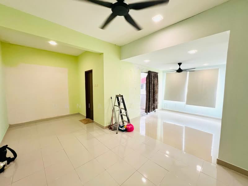 Rumah Teres 2-Tingkat untuk Dijual di Taman Pelangi Semenyih 2 (Semenyih) - Danial Zharif - Living Room - PropertyGuru.com.my