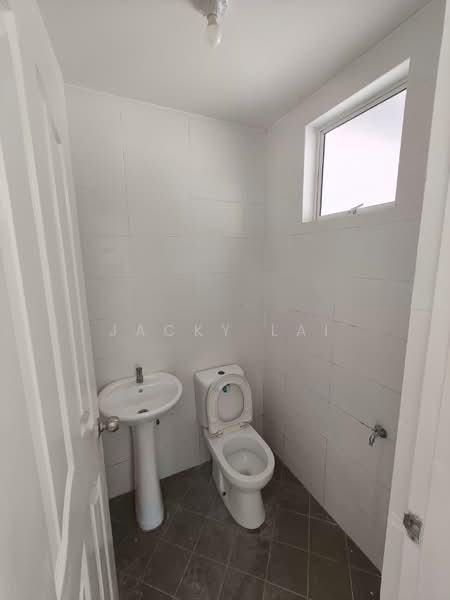 2-storey Terraced House for Sale in Kota Kinabalu (Sabah) - Jacky Lai - Bathroom - PropertyGuru.com.my