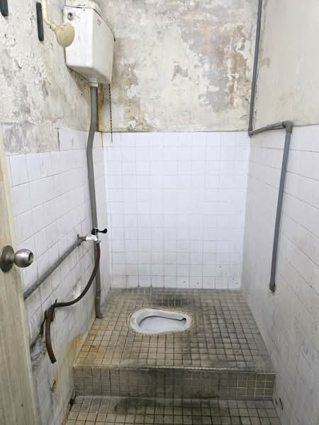 Factory for Sale in Desa Tun Razak (Cheras) - Ken Lew - Bathroom - PropertyGuru.com.my