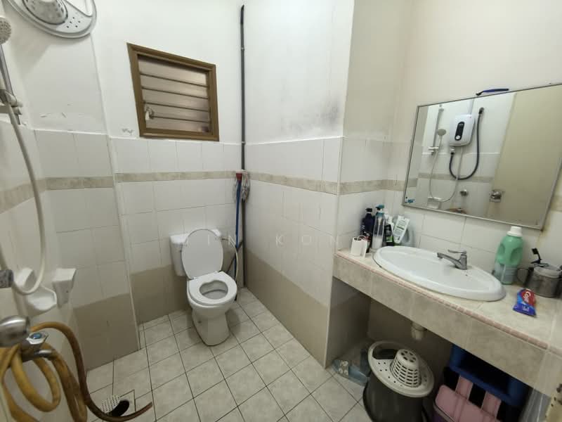 Terraced House for Sale in Taman Mutiara Rini (Skudai) - Min Kong - Bathroom - PropertyGuru.com.my