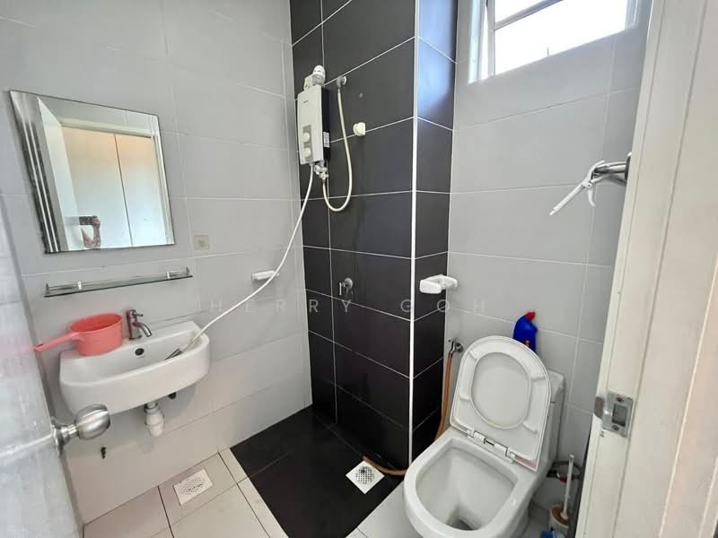 Apartment for Sale at Nusa Heights (Nusa Puncak) - Herry Goh - Bathroom - PropertyGuru.com.my