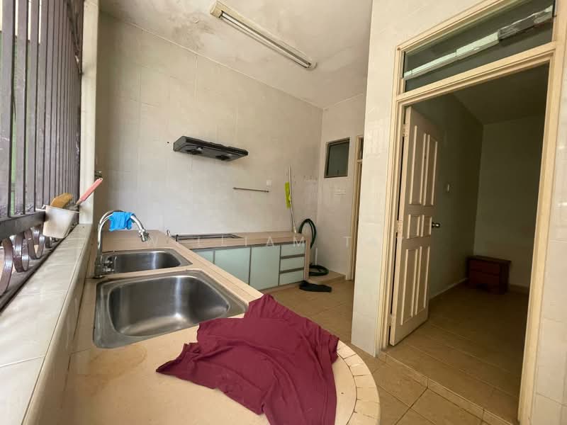 Rumah Berkembar untuk Dijual di Austin Heights (Tebrau) - William Tay - Kitchen - PropertyGuru.com.my