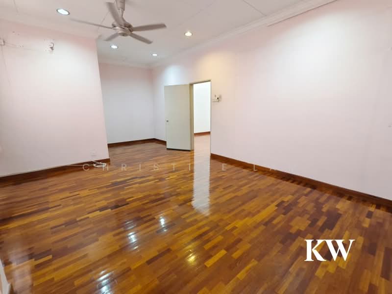 Rumah Teres 2 Tingkat untuk Dijual di Kota Kemuning (Shah Alam) - Christine Lam - Living Room - PropertyGuru.com.my