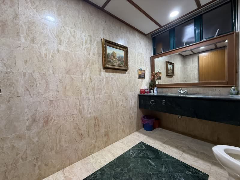 Kondominium untuk Dijual di The Regency Condominium - Lim Eunice - Bathroom - PropertyGuru.com.my