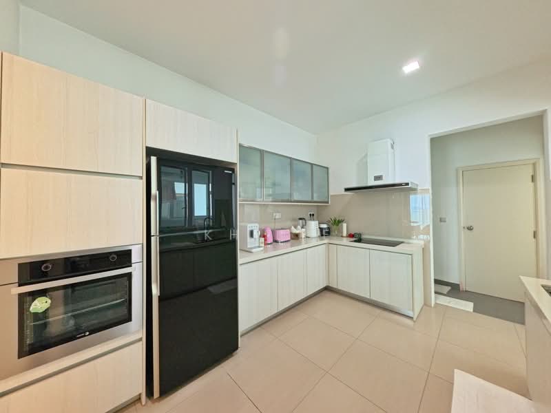 Kondominium untuk Dijual di Surian Residences - KH LEE - Kitchen - PropertyGuru.com.my