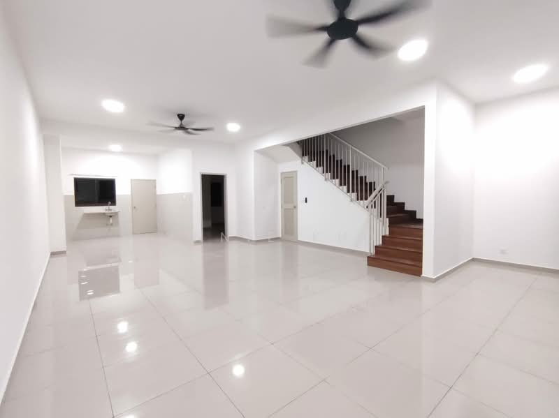 2-storey Terraced House for Rent in Setia Indah (Setia Alam) - Annie Kho - Living Room - PropertyGuru.com.my