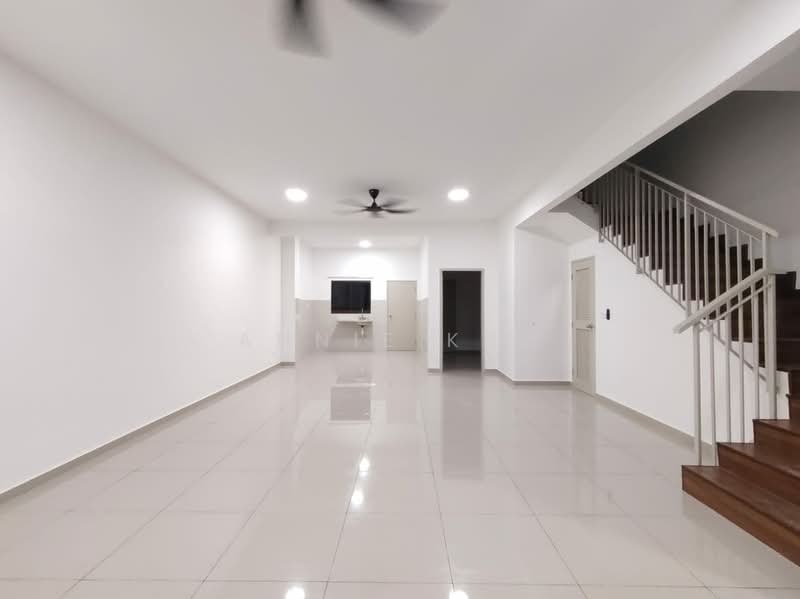 2-storey Terraced House for Rent in Setia Indah (Setia Alam) - Annie Kho - Living Room - PropertyGuru.com.my