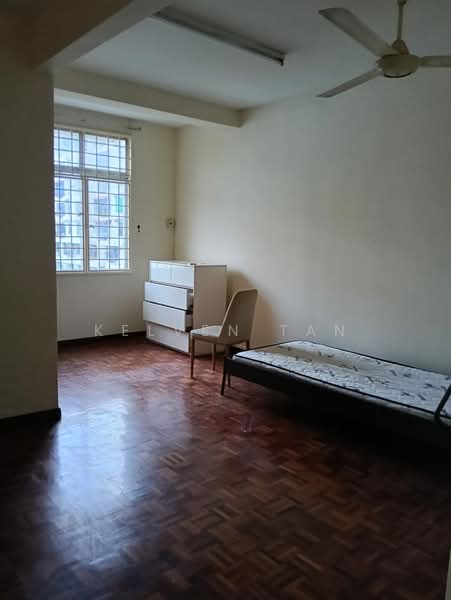 Pangsapuri untuk Dijual di Nova II - Kelven Tan - Bedroom - PropertyGuru.com.my