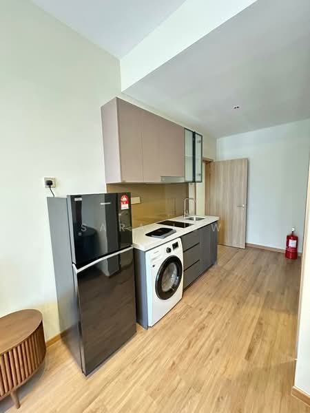 Servis Apartment untuk Disewa di Armani Raja Uda - Sara Low - Kitchen - PropertyGuru.com.my