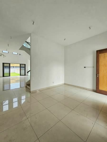 Semi-Detached House for Sale in Taman Molek (Johor Bahru) - William Tay - Living Room - PropertyGuru.com.my
