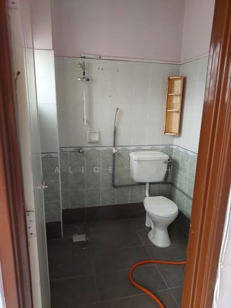 2-storey Terraced House for Sale in Taman Putra Prima (Puchong) - Alice Goh - Bathroom - PropertyGuru.com.my