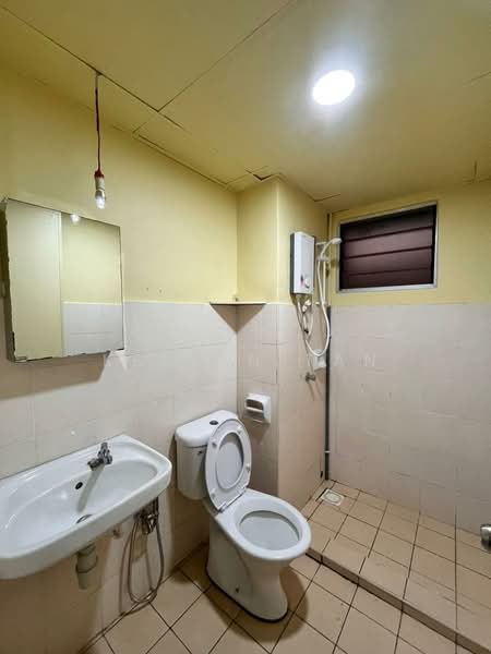 Apartment for Rent at Bayu Puteri - Kelven Tan - Bathroom - PropertyGuru.com.my
