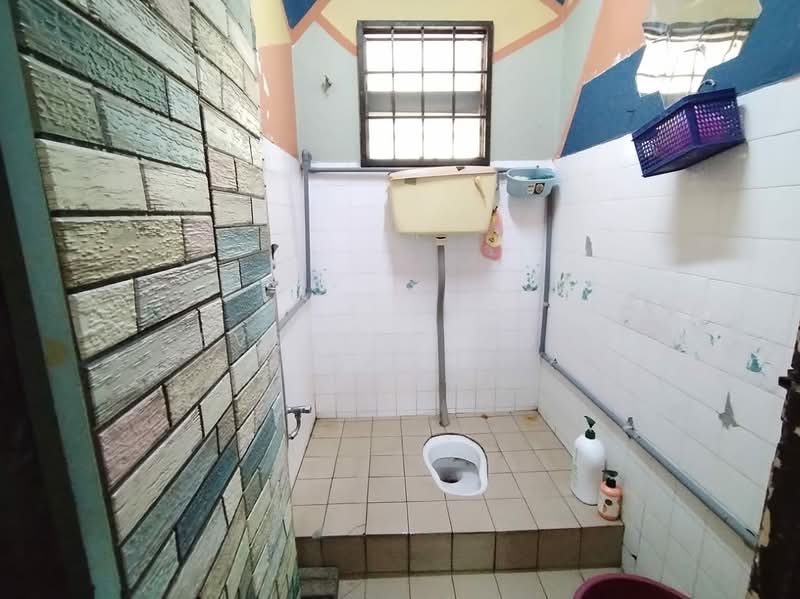 Rumah Teres 2 Tingkat untuk Dijual di Rawang (Selangor) - Evelyn Khoo - Bathroom - PropertyGuru.com.my