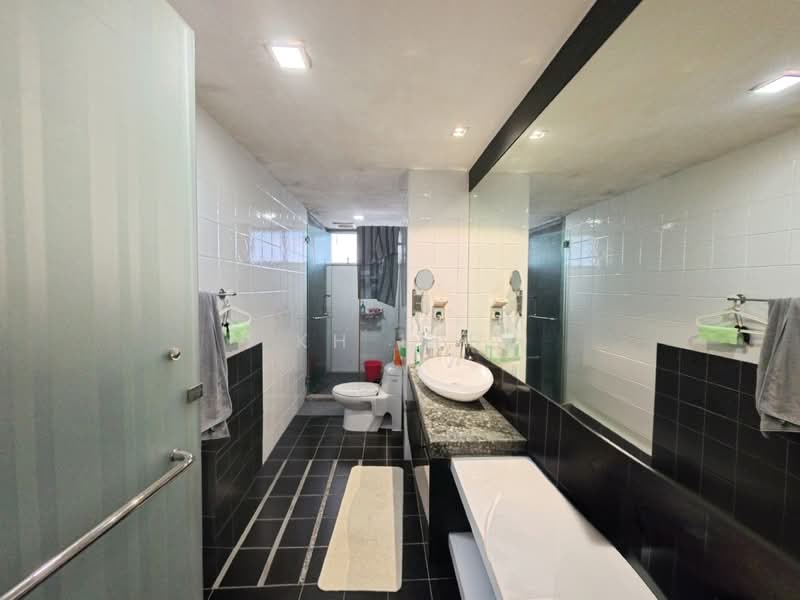 Condominium for Sale at The Plaza Condominium - KH LEE - Bathroom - PropertyGuru.com.my