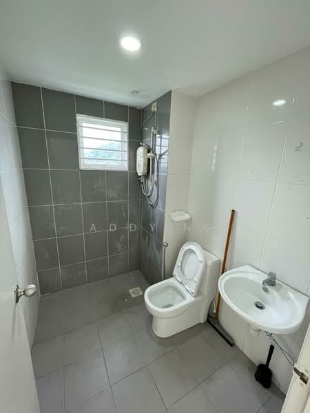 Kondominium untuk Dijual di Imperial Residence - Addy Ng - Bathroom - PropertyGuru.com.my