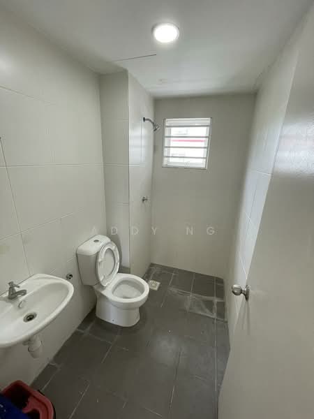 Kondominium untuk Dijual di Imperial Residence - Addy Ng - Bathroom - PropertyGuru.com.my