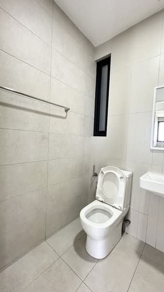 Service Residence for Rent at Kenwingston Skylofts - Shue Sen - Bathroom - PropertyGuru.com.my