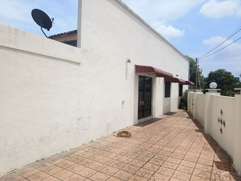 1-storey Terraced House for Rent in Taman Canning (Ipoh) - Qazin Khoo - Exterior - PropertyGuru.com.my