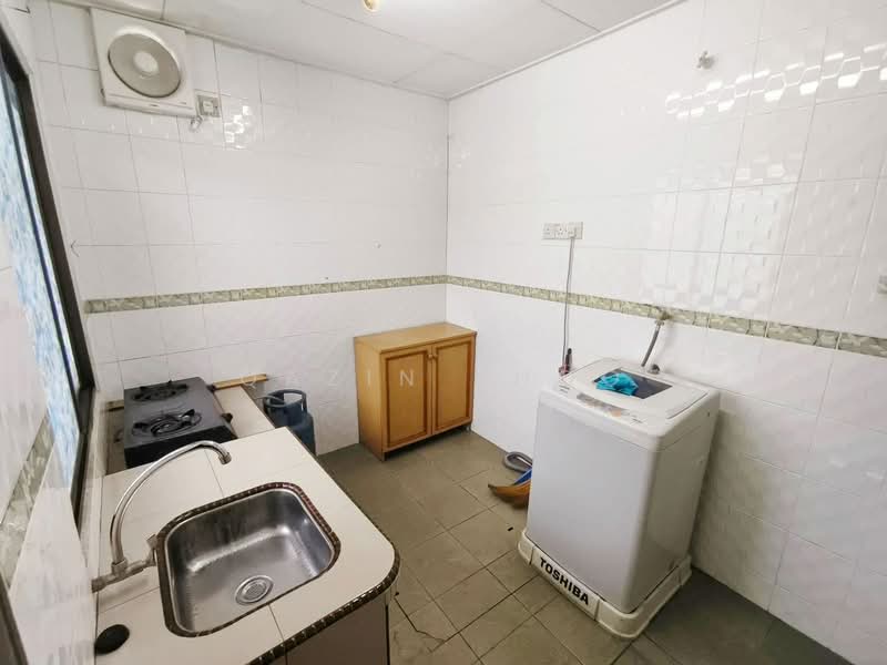 1-storey Terraced House for Rent in Taman Canning (Ipoh) - Qazin Khoo - Kitchen - PropertyGuru.com.my