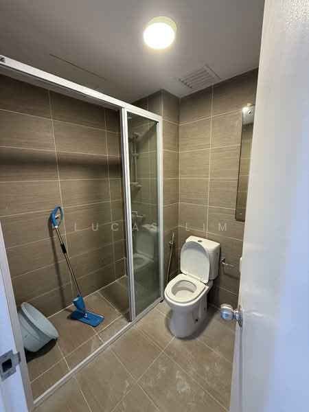 Servis Apartment untuk Dijual di Lexa Residence @ The Quartz WM - Lucas Lim - Bathroom - PropertyGuru.com.my