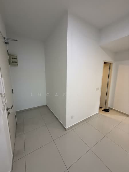 Servis Apartment untuk Dijual di Lexa Residence @ The Quartz WM - Lucas Lim - Entrance - PropertyGuru.com.my