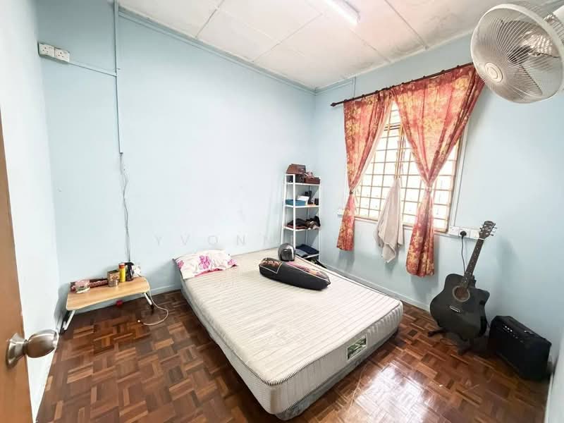 Rumah Teres 2 Tingkat untuk Dijual di Taman Bukit Tiram (Ulu Tiram) - Yvonne Lim - Bedroom - PropertyGuru.com.my