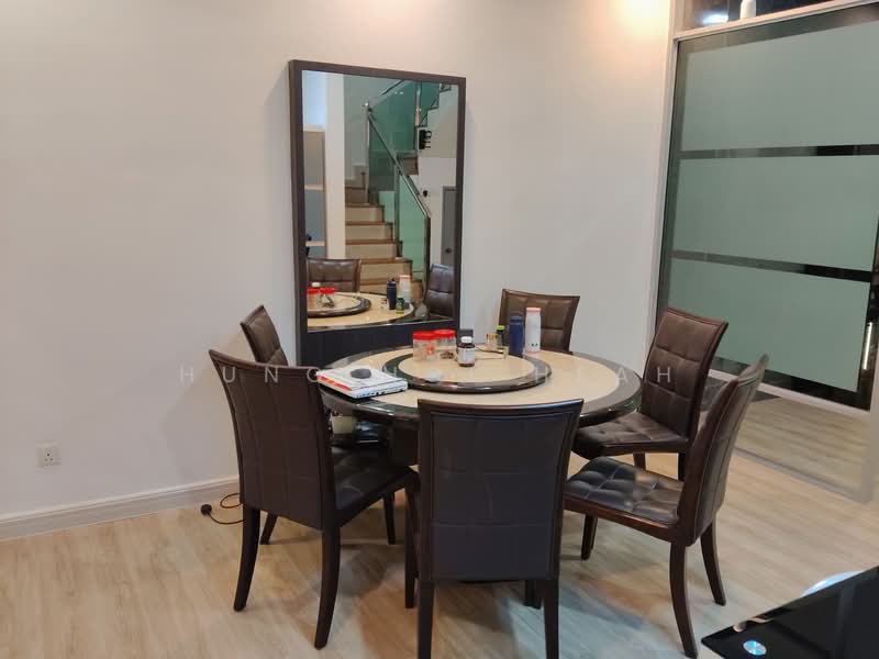 Rumah Teres 2 Tingkat untuk Dijual di Taman Desa Cemerlang (Ulu Tiram) - Hung Hoi Heah - Dining Room - PropertyGuru.com.my