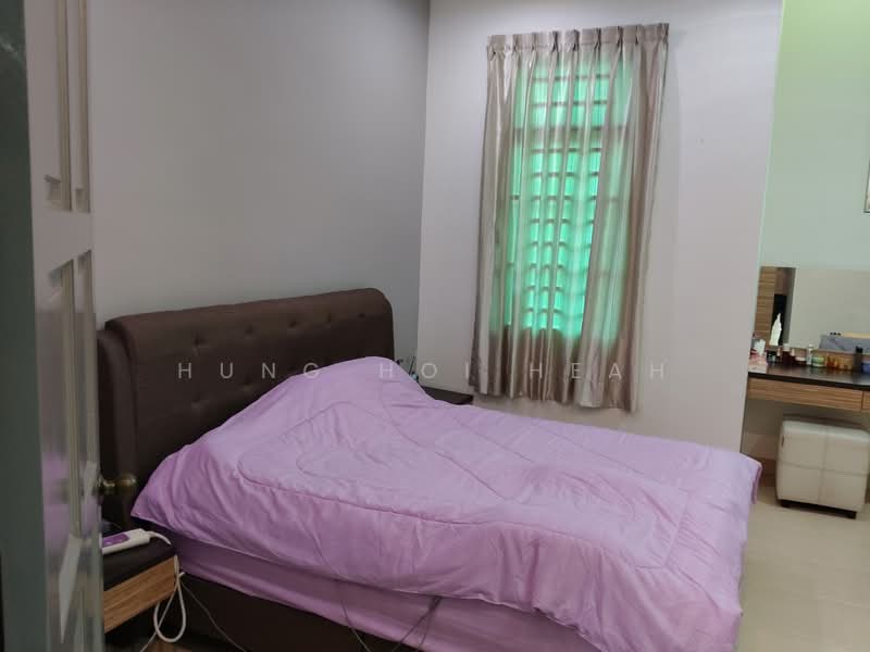 Rumah Teres 2 Tingkat untuk Dijual di Taman Desa Cemerlang (Ulu Tiram) - Hung Hoi Heah - Bedroom - PropertyGuru.com.my