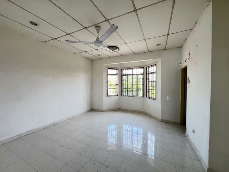 Rumah Teres 2 Tingkat untuk Disewa di Taman Merdeka (Batu Berendam) - Geoffery Wee - Living Room - PropertyGuru.com.my