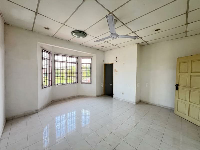Rumah Teres 2 Tingkat untuk Disewa di Taman Merdeka (Batu Berendam) - Geoffery Wee - Living Room - PropertyGuru.com.my
