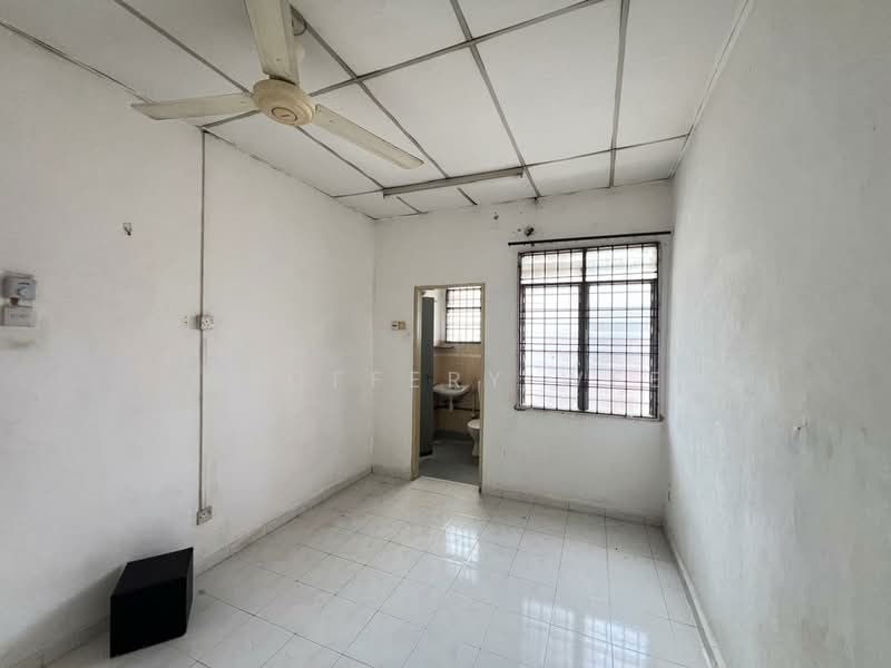 Rumah Teres 2 Tingkat untuk Disewa di Taman Merdeka (Batu Berendam) - Geoffery Wee - Interior - PropertyGuru.com.my