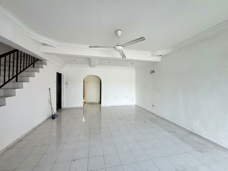Rumah Teres 2 Tingkat untuk Disewa di Taman Merdeka (Batu Berendam) - Geoffery Wee - Living Room - PropertyGuru.com.my