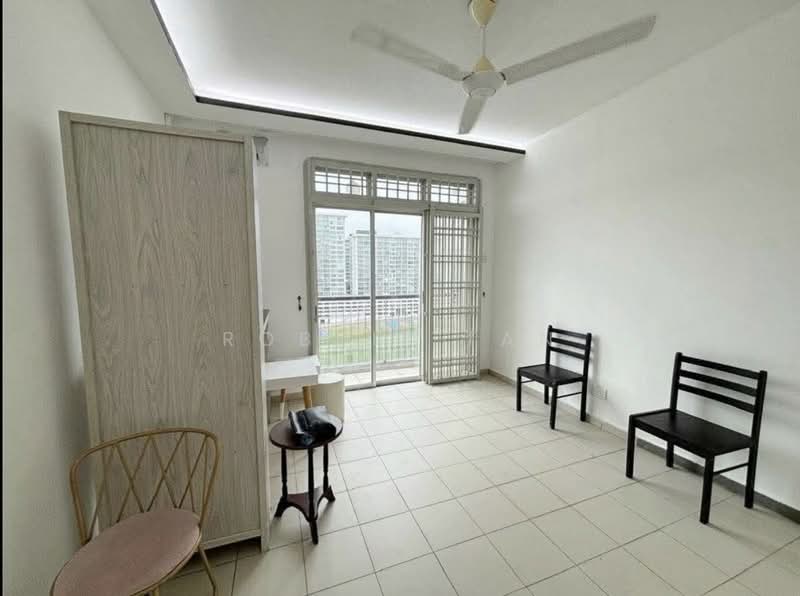 Pangsapuri untuk Disewa di Lake View Suites - Robbie Tan - Living Room - PropertyGuru.com.my