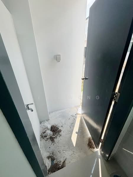 Rumah Teres 2 Tingkat untuk Disewa di Kulai (Johor) - Bess Wong - Entrance - PropertyGuru.com.my